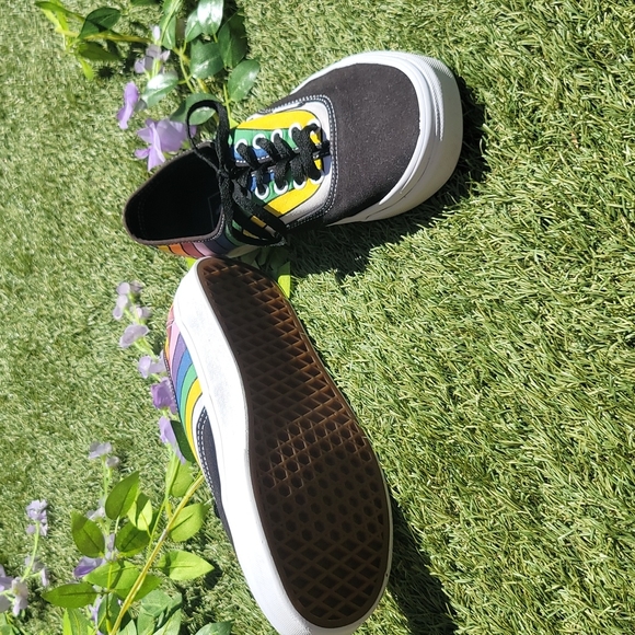 Vans.. - Picture 8 of 12